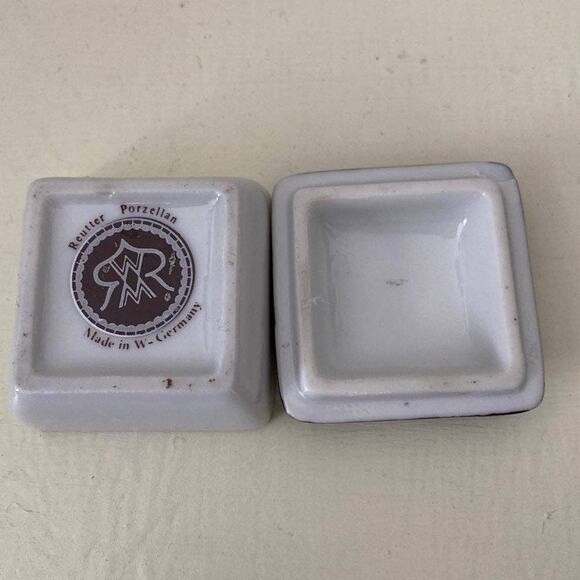 Vintage Minature Reutter Porzellan Porcelain Trinket Box - Picture 3 of 4